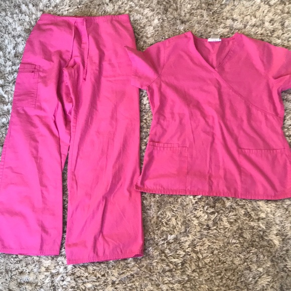 Scrub set